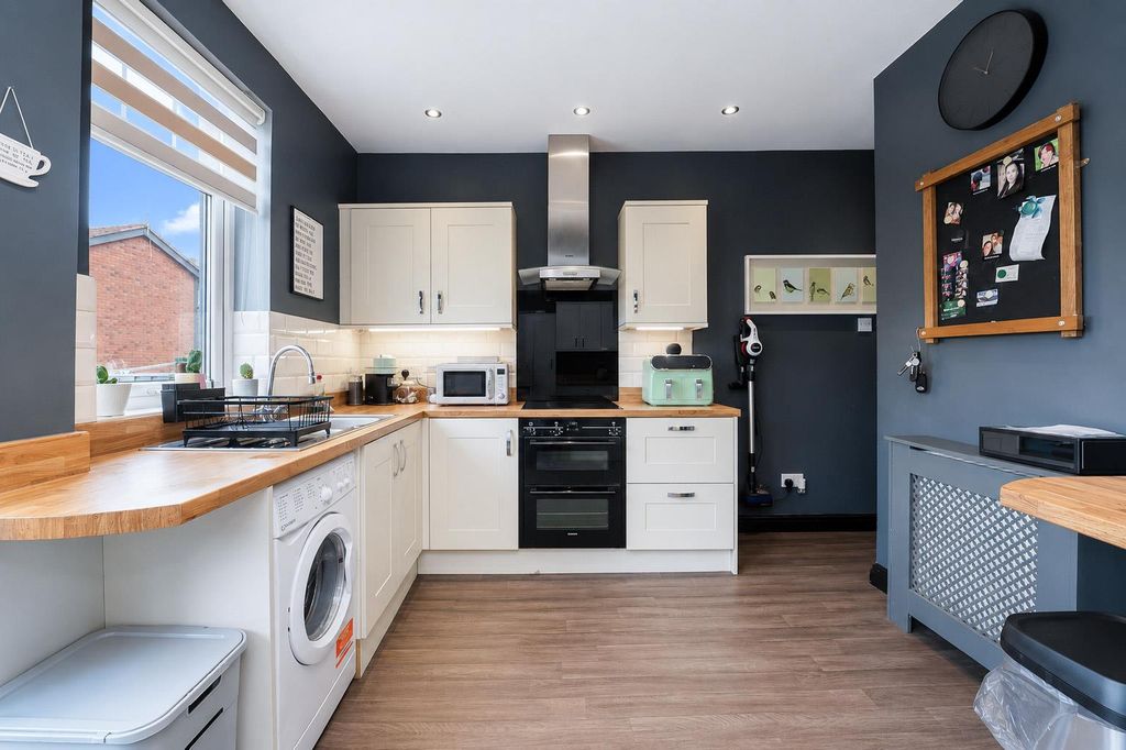 Property photo 3 of 21 m-06.Jpg