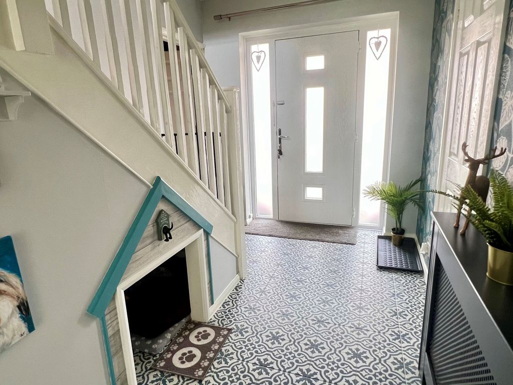 Property photo 3 of 24