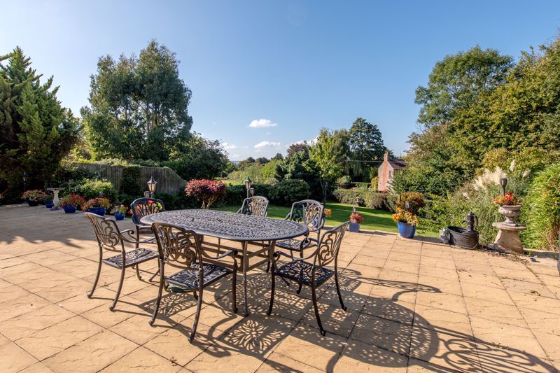 Property photo 2 of 35 Terrace