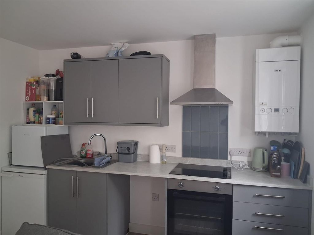 Property photo 3 of 5 Kitchen Area.Jpg