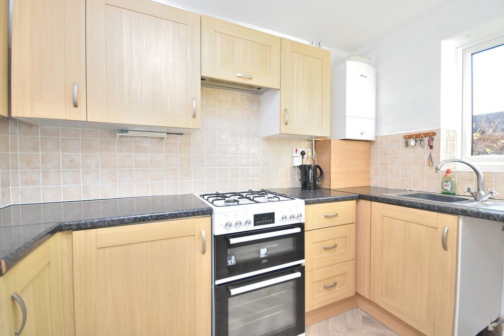 Property photo 2 of 8