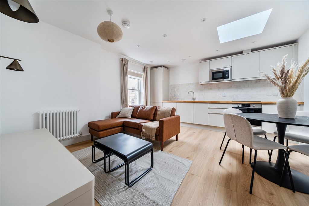 Property photo 1 of 12 1431689-5-69cd08556F8Ec.Jpg