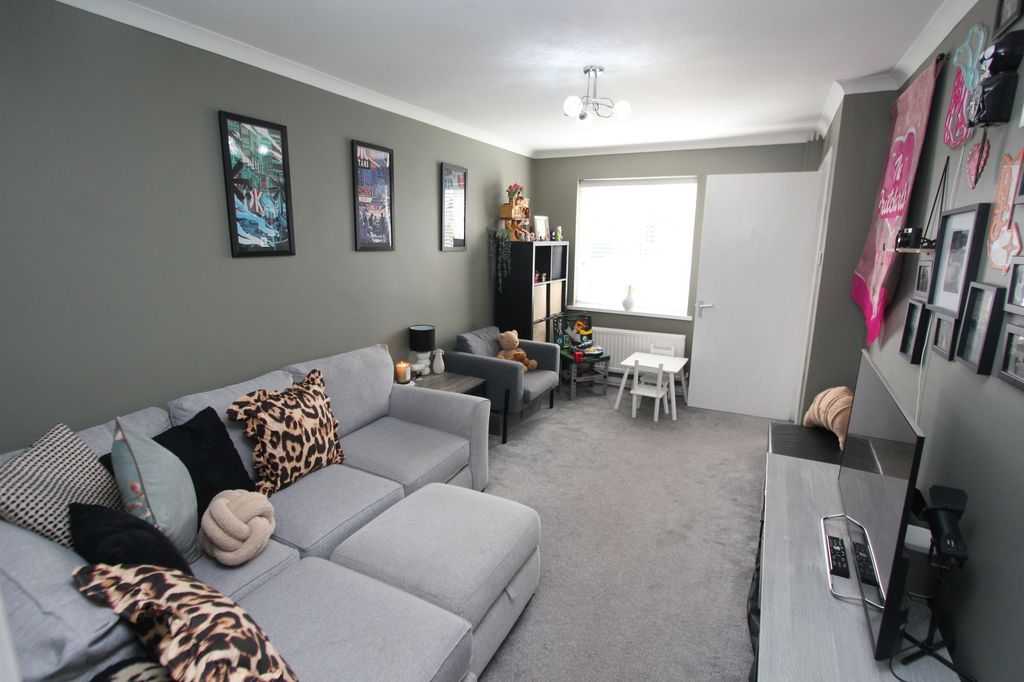 Property photo 3 of 16