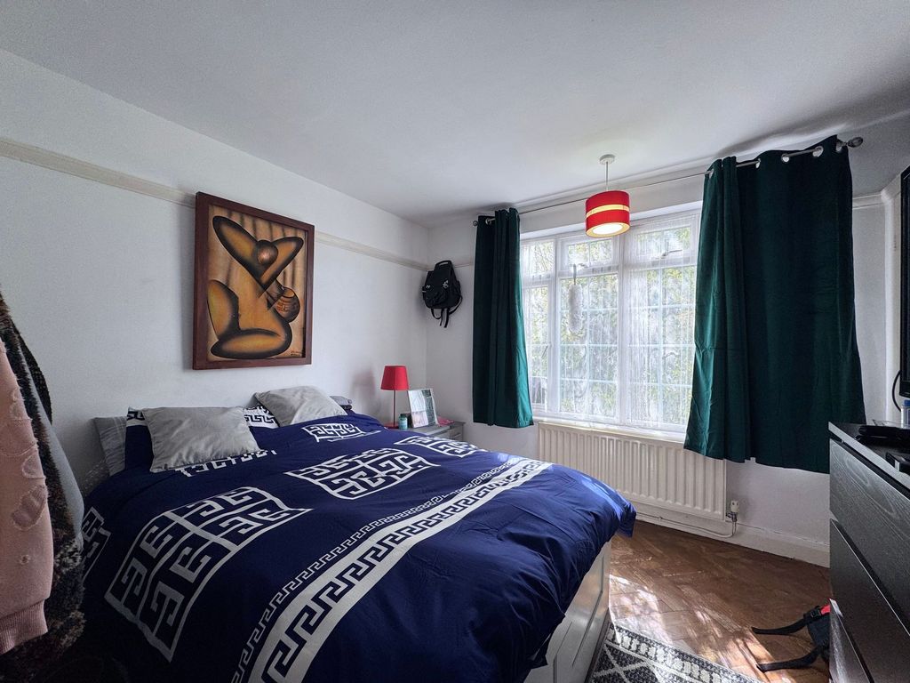 Property photo 3 of 8 Bedroom