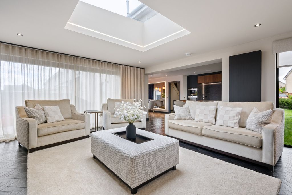 Property photo 3 of 49 5674823