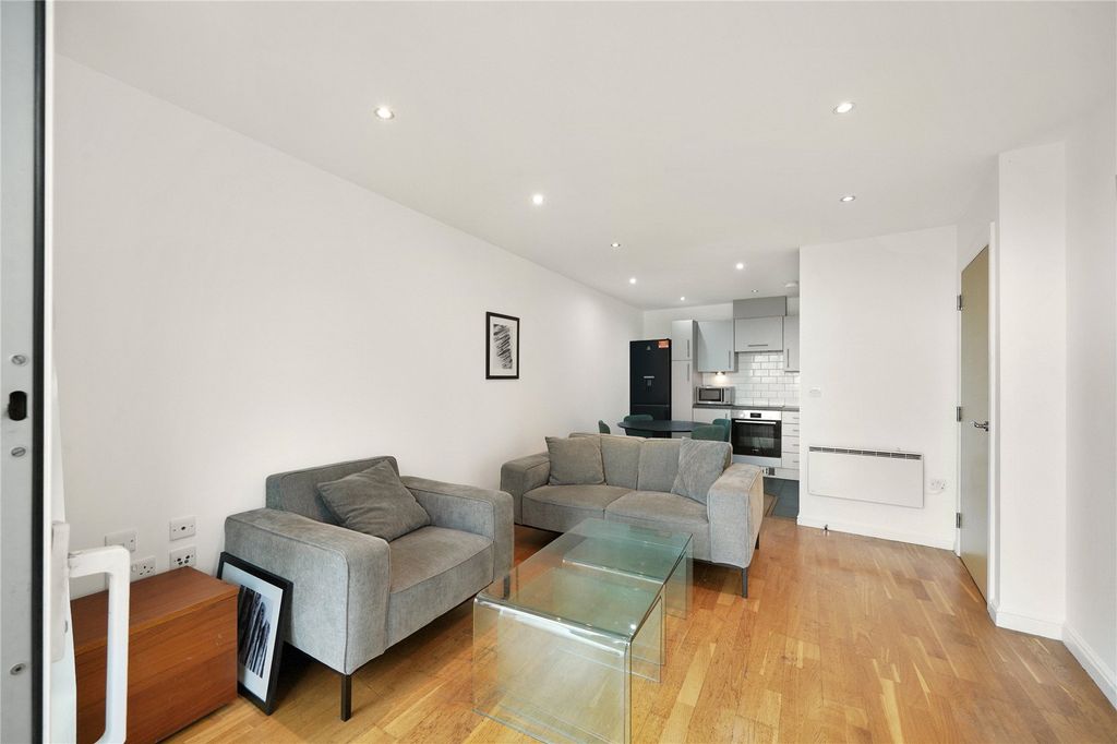 Property photo 1 of 15 Picture No. 16