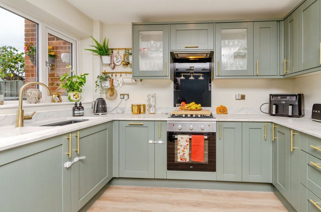 Property photo 2 of 20 Kitchen Diner