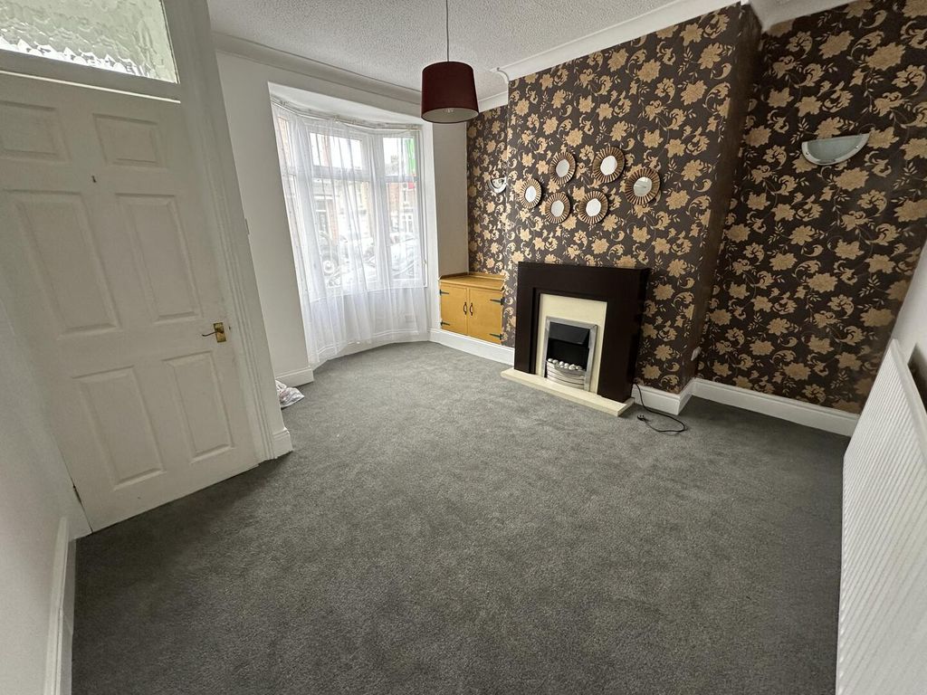 Property photo 2 of 6 Living Room