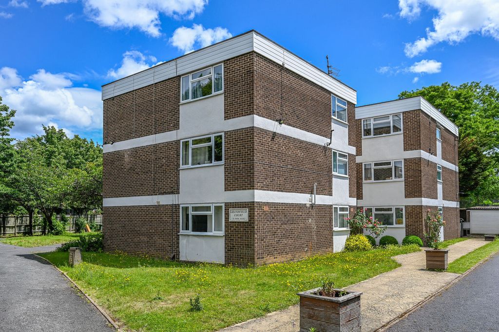 Property photo 1 of 12