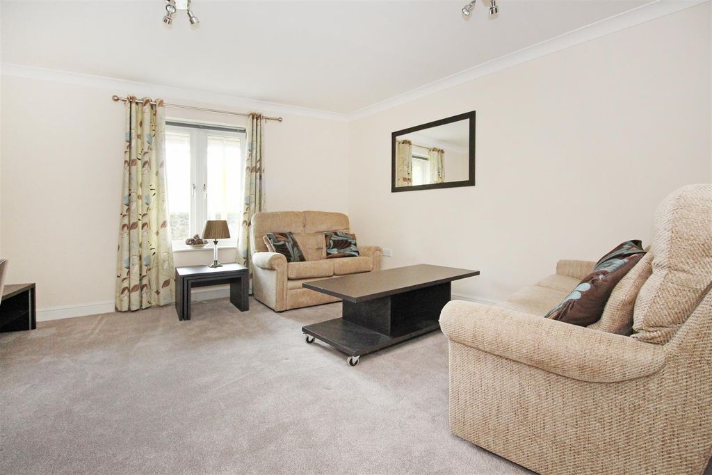 Property photo 3 of 10