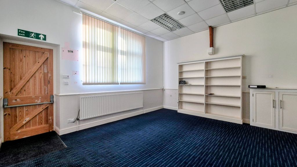 Property photo 3 of 11 20251222_111005~2