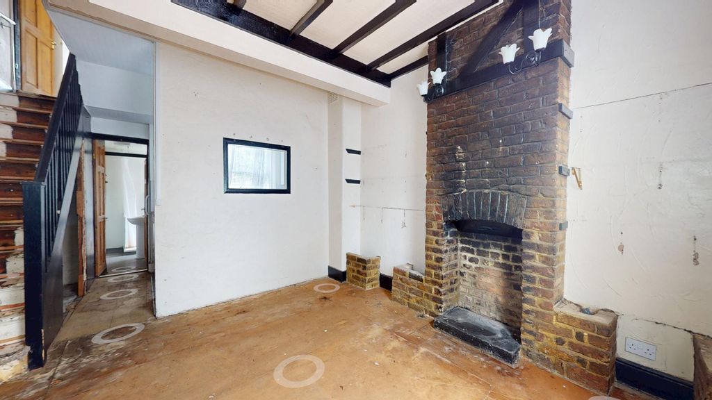 Property photo 3 of 21 249 Eversleigh Road, Battersea, London, Sw11 5Xs