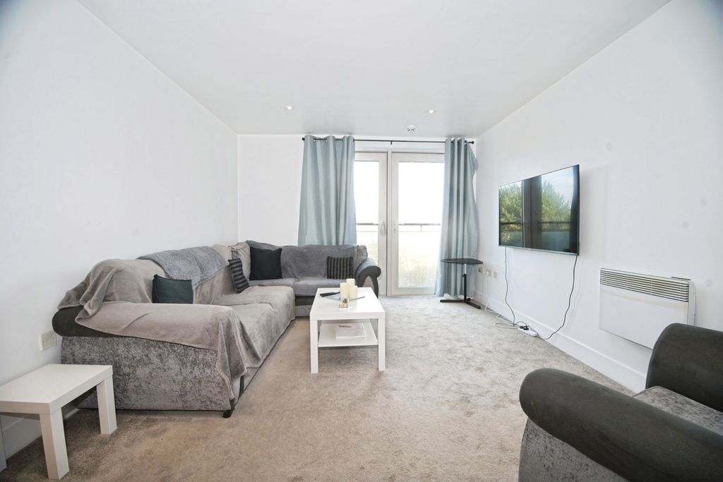 Property photo 3 of 16 Living/Dining Area