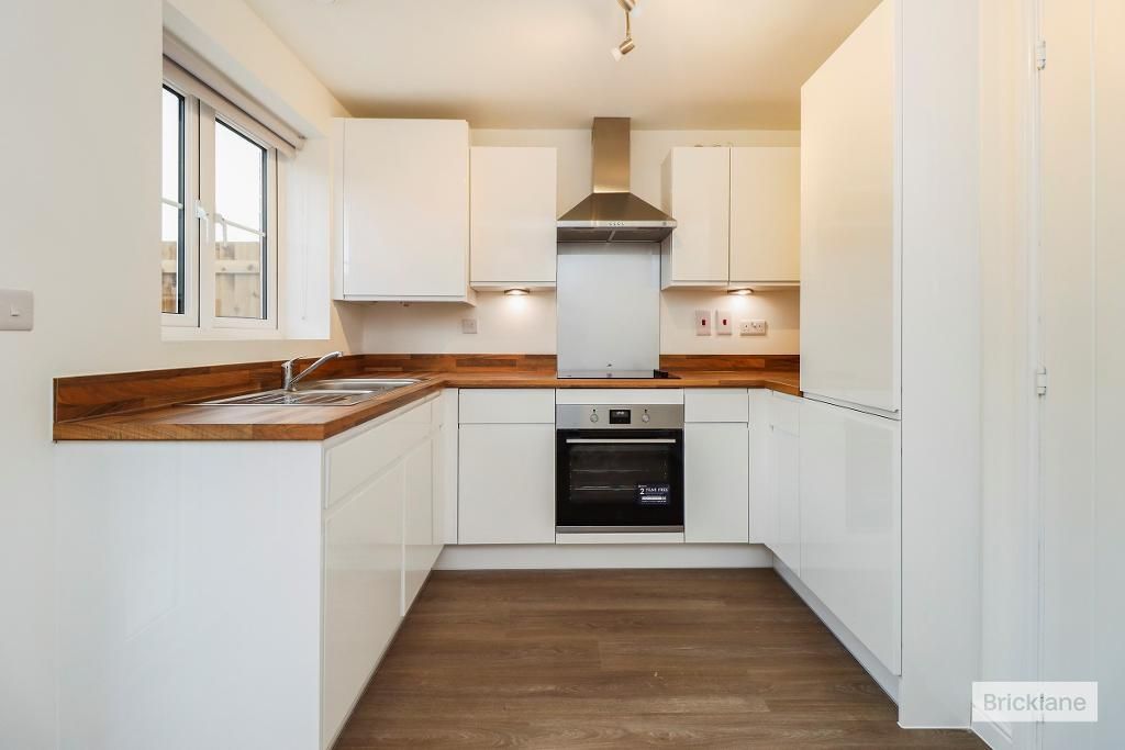 Property photo 2 of 14 Kitchen