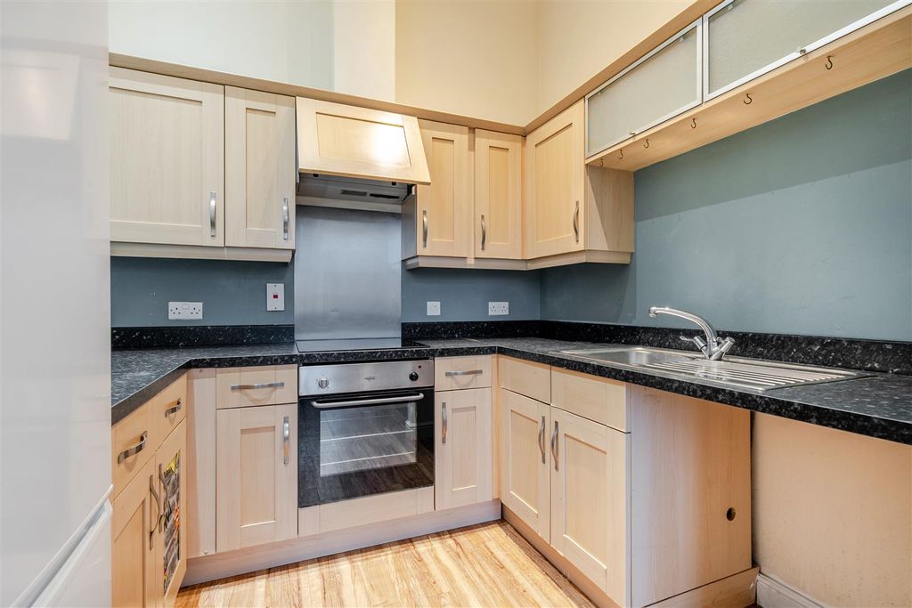 Property photo 2 of 18 1380345-2-69172E82Df719.Jpg