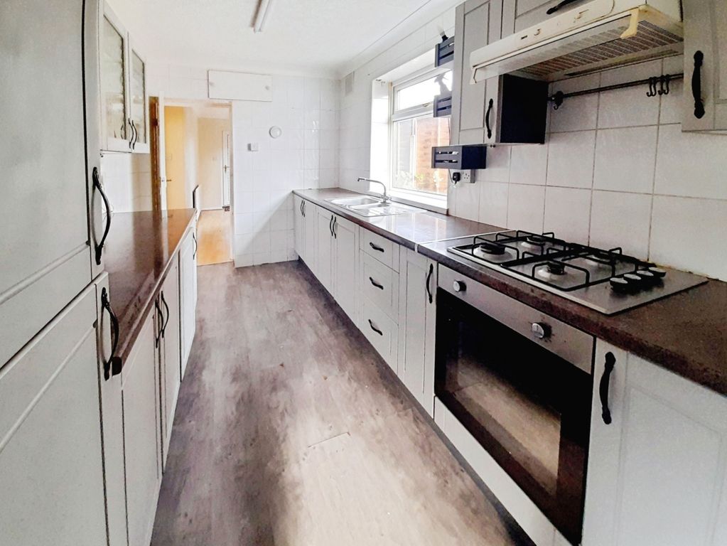 Property photo 2 of 12 Pbox-Kitchen-321257.Jpg