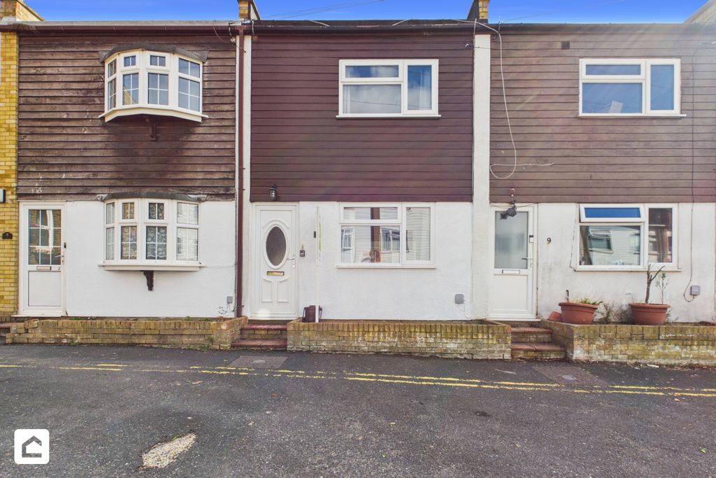 Property photo 3 of 12 Cam04580G0-Pr0069-Still014