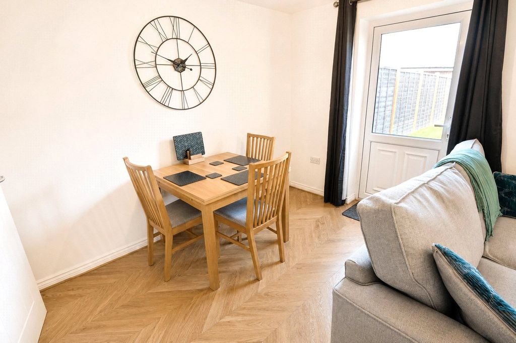Property photo 3 of 10 Picture No. 06