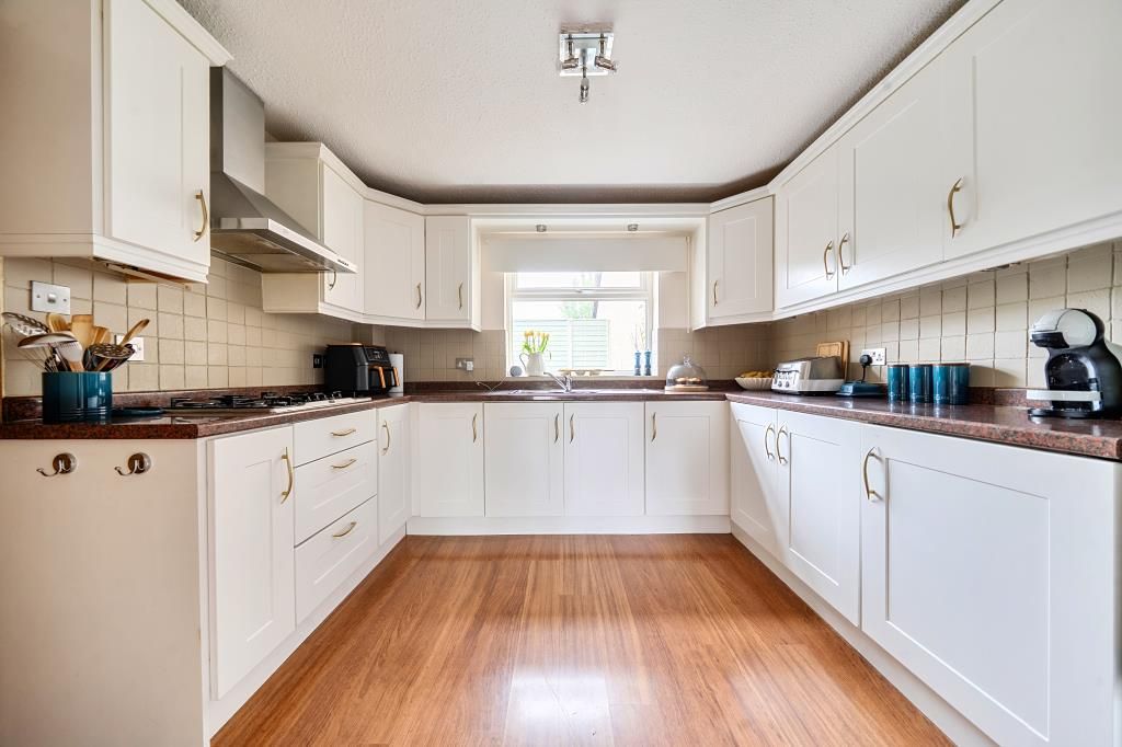 Property photo 2 of 20 Kitchen