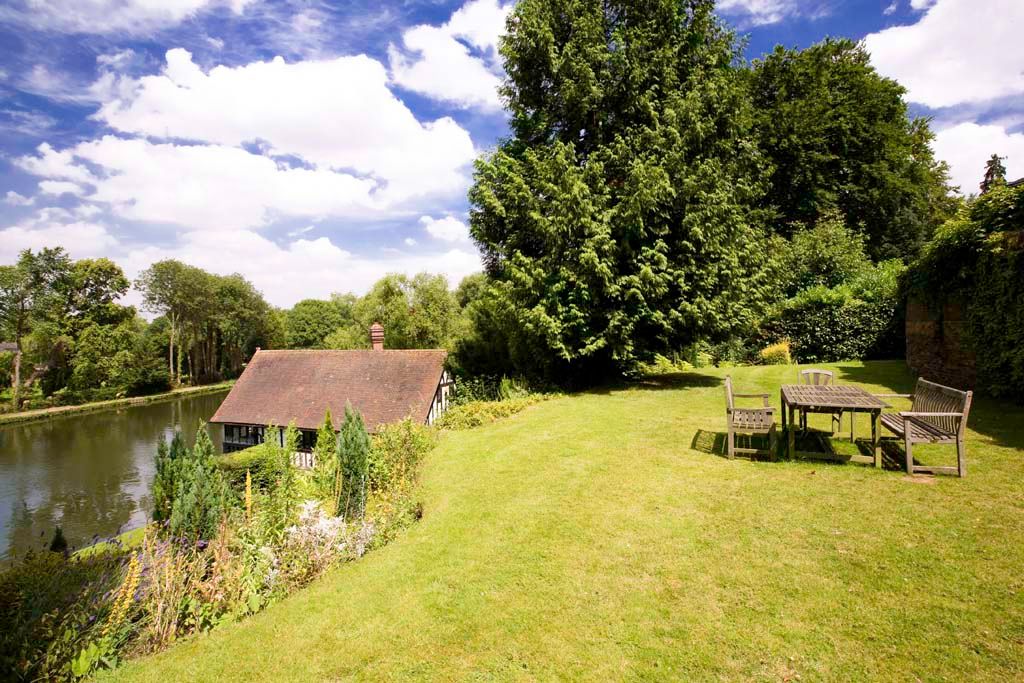 Additional image 11 of 2 bed flat for sale23 Cariad Court, Goring On Thames RG8