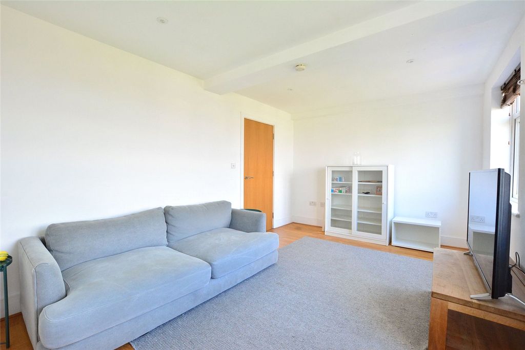 Property photo 1 of 11 Picture No. 23