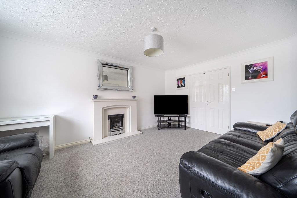 Property photo 3 of 16 1496087 (8)