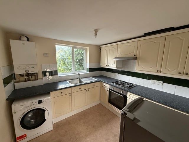 Property photo 3 of 12