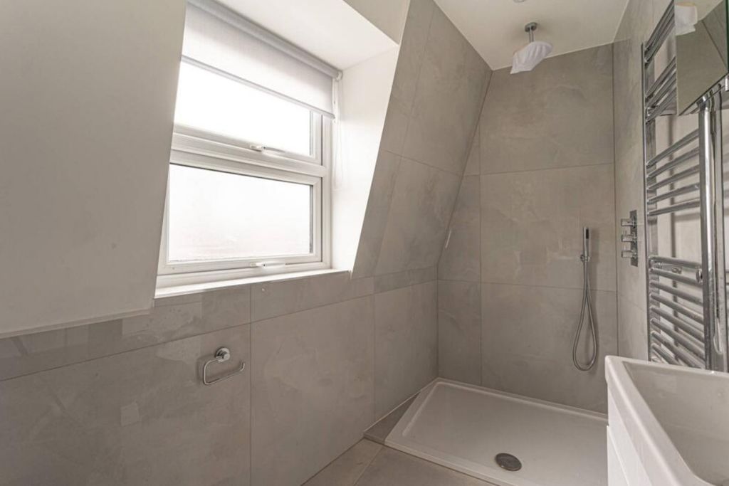 Property photo 3 of 6 4285862