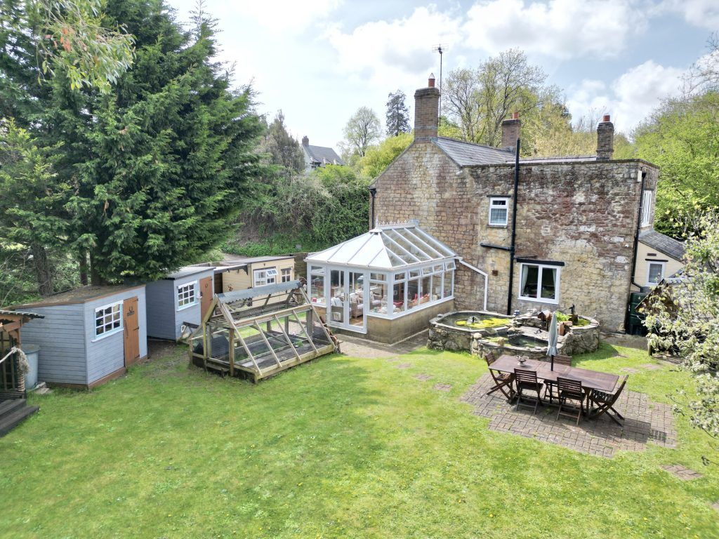 Property photo 2 of 26