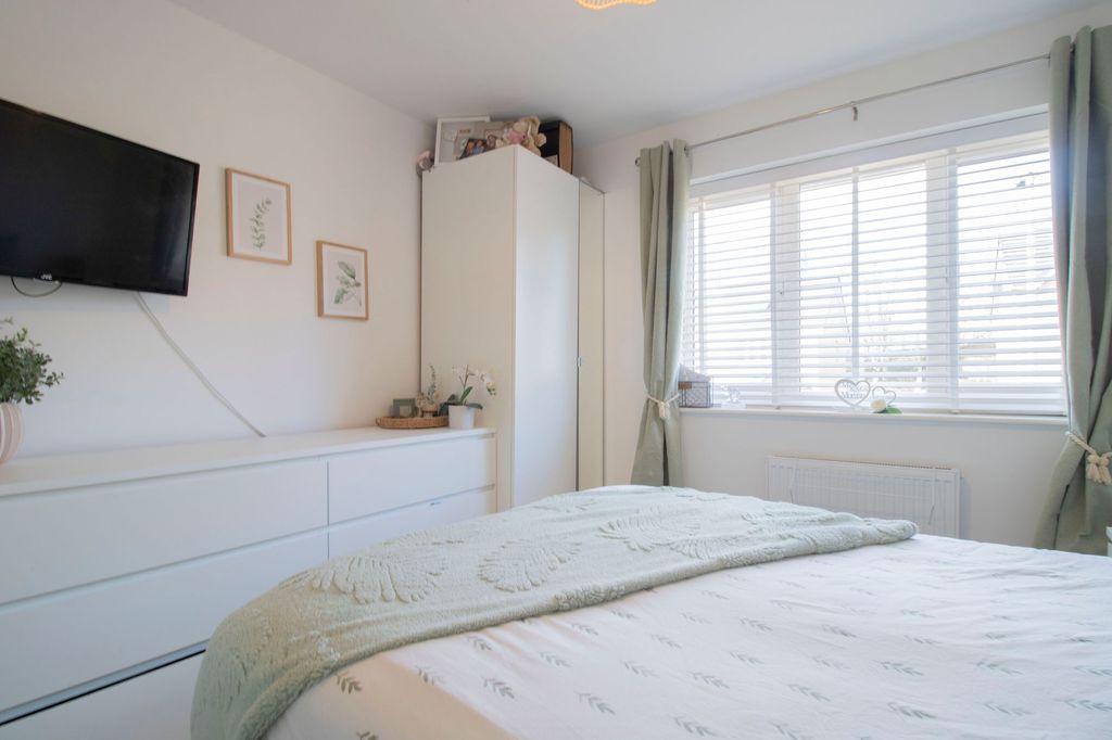 Additional image 16 of 3 bed semi-detached house for saleFfordd Penallta, Gellihaf NP12