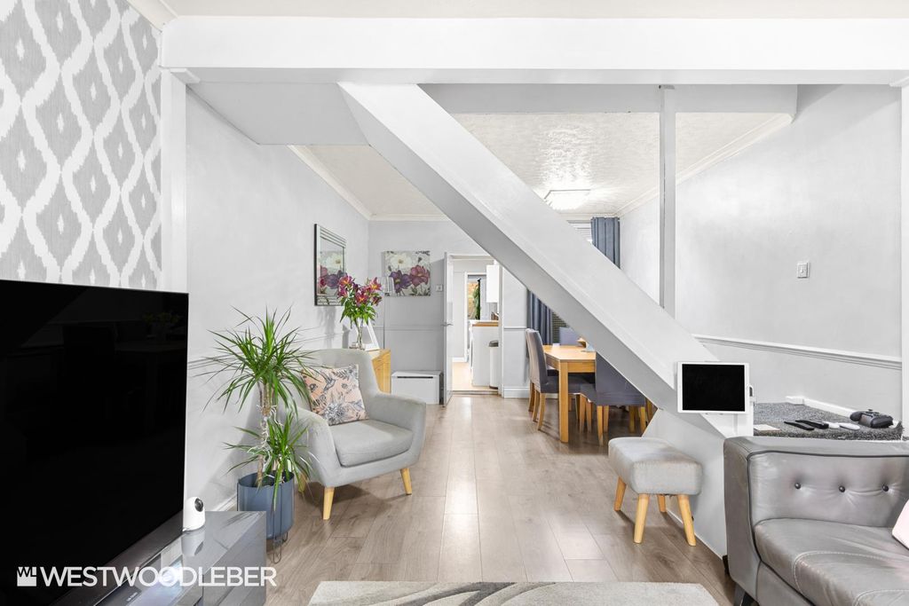 Property photo 2 of 21 Whitleyroad_6.Jpg