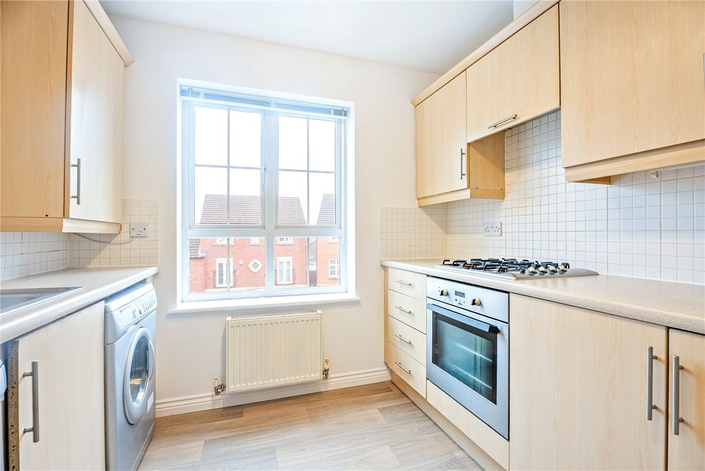 Property photo 2 of 16 Picture No. 11