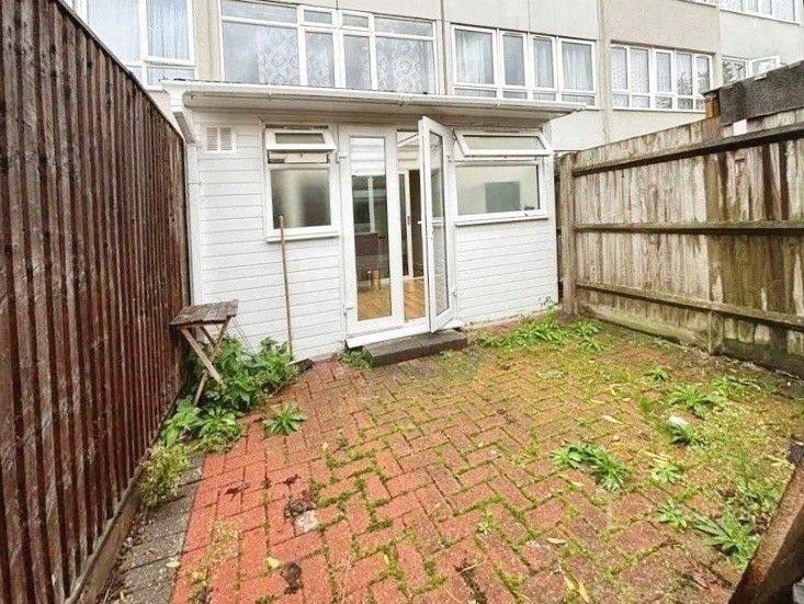 Property photo 3 of 6 Pbox-Img.Jpg