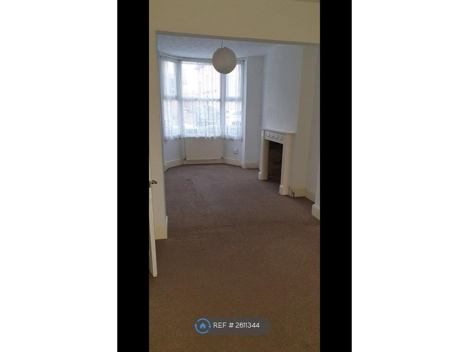 Property photo 3 of 9 Living Room