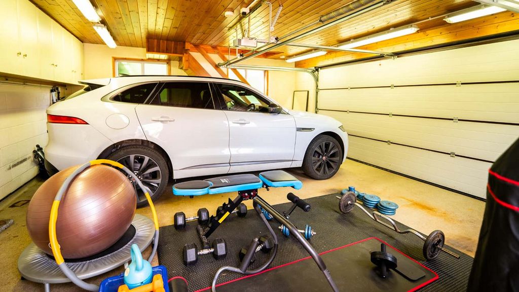 Property photo 3 of 38