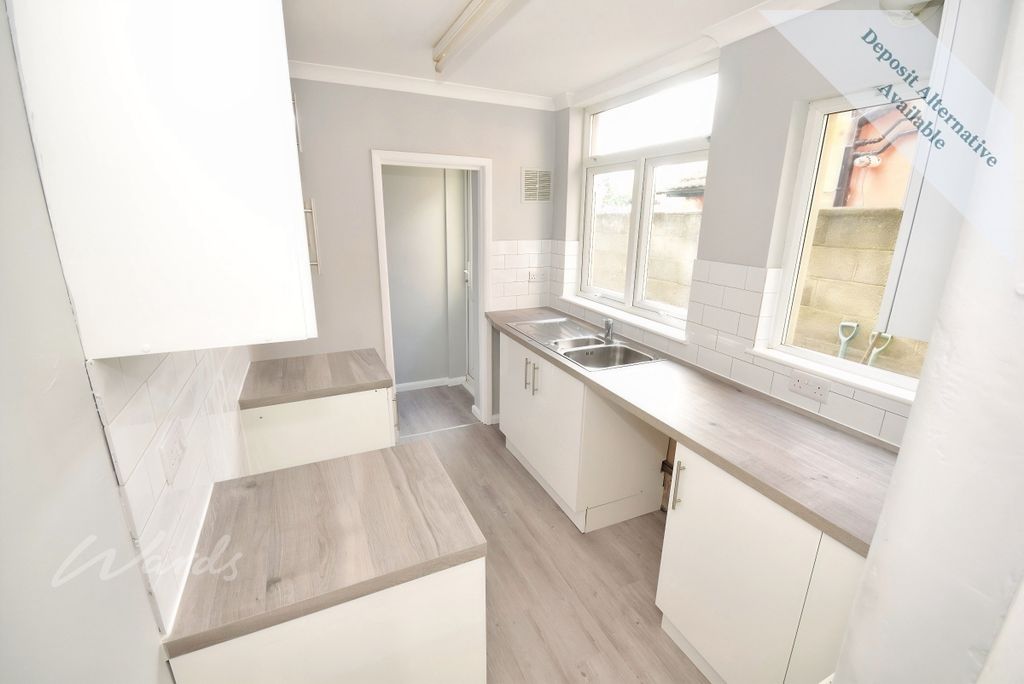 Property photo 2 of 10 Railway Street Ki...