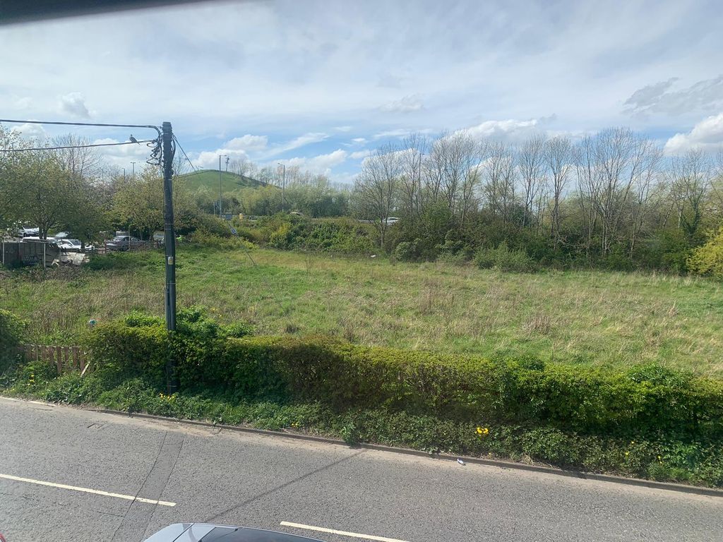 Property photo 2 of 11