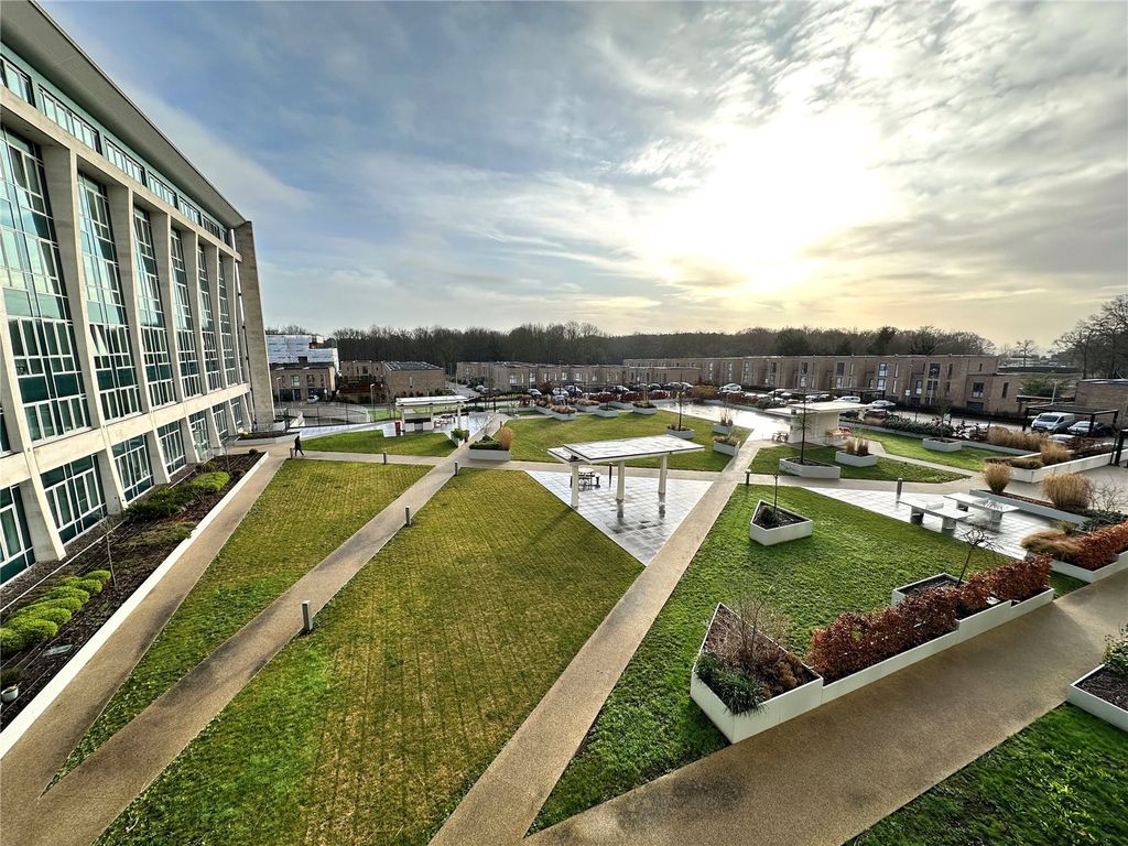 Property photo 2 of 28 Picture No. 30