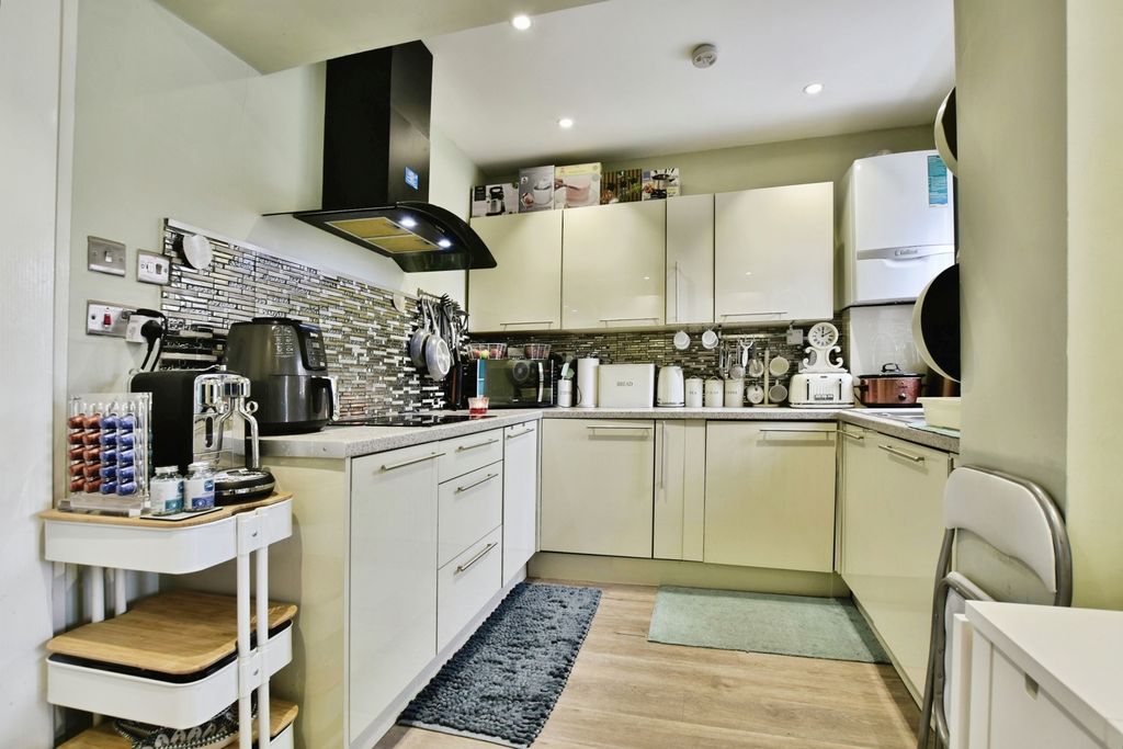 Property photo 2 of 25 Pbox-Img.Jpg
