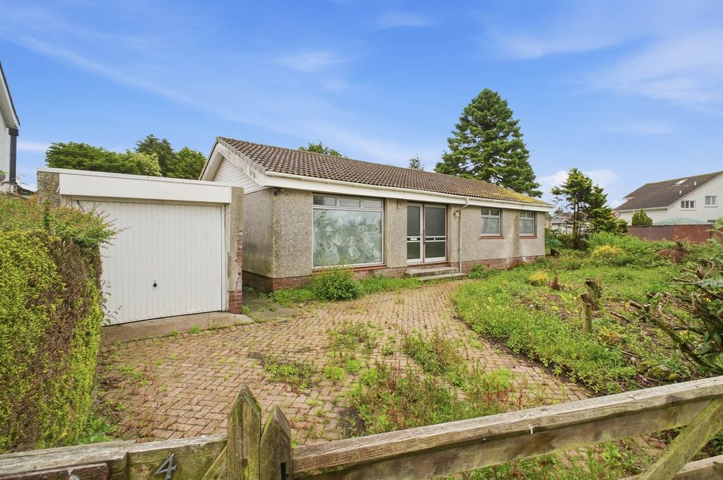 Property photo 2 of 11
