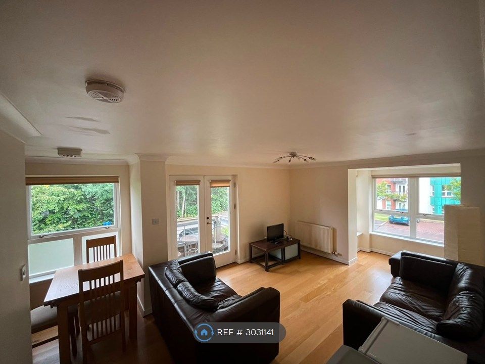 Property photo 1 of 11 Living Area