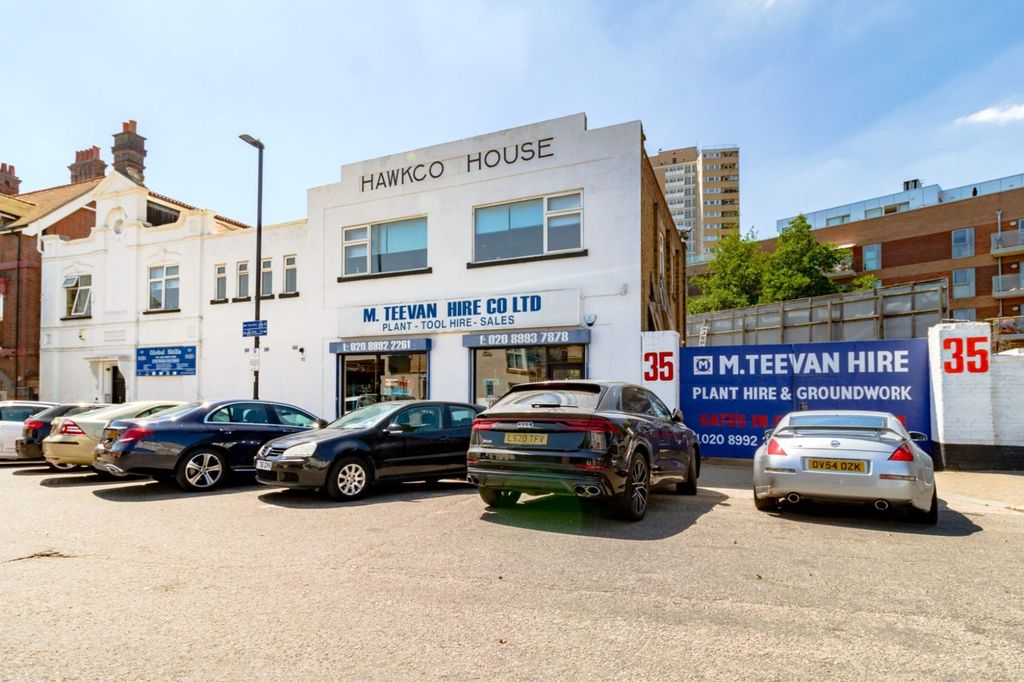 Property photo 1 of 16