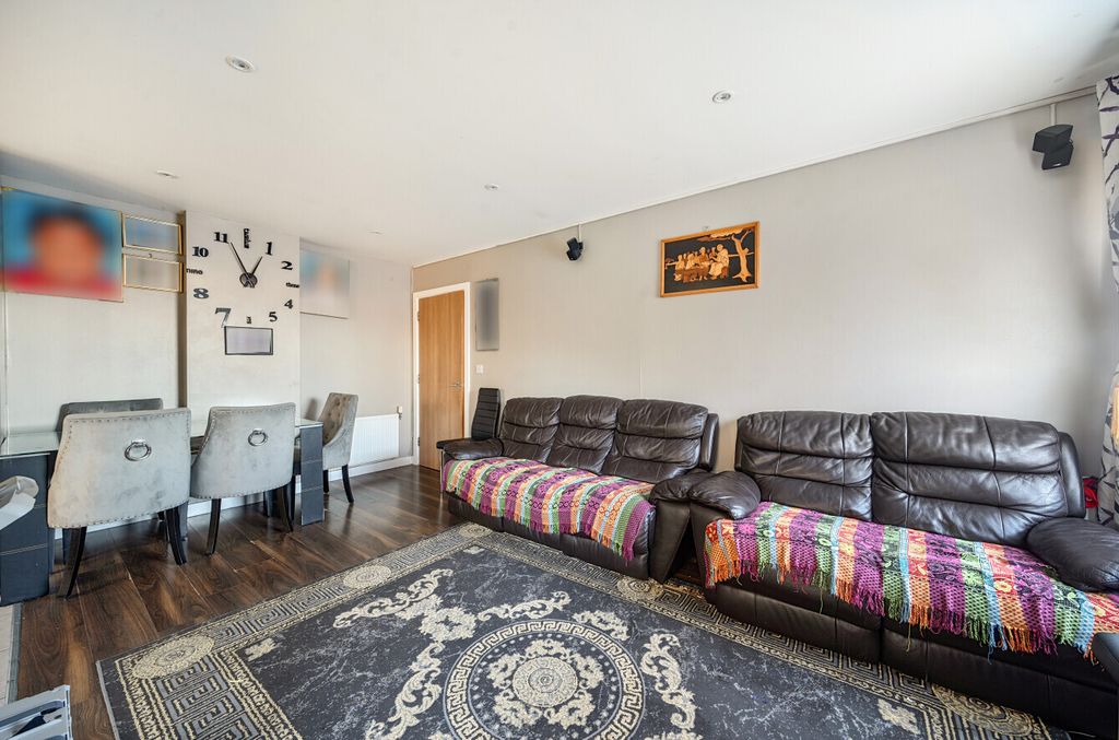 Property photo 3 of 18 Reception Room