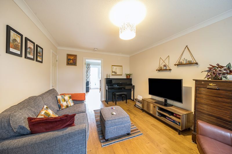 Property photo 2 of 10 Lounge