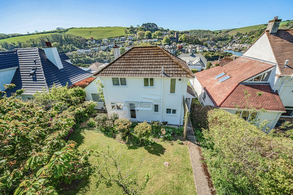 Property photo 1 of 24