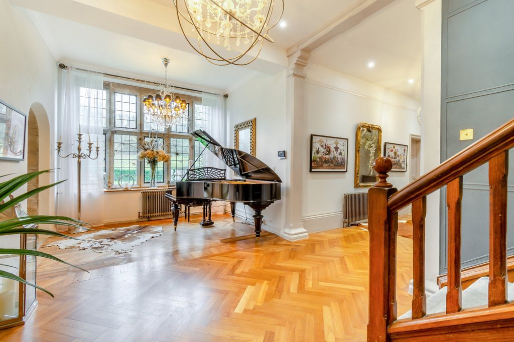 Property photo 3 of 25 Reception Hall