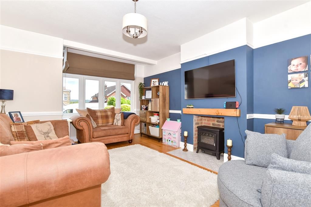 Property photo 1 of 14 Lounge