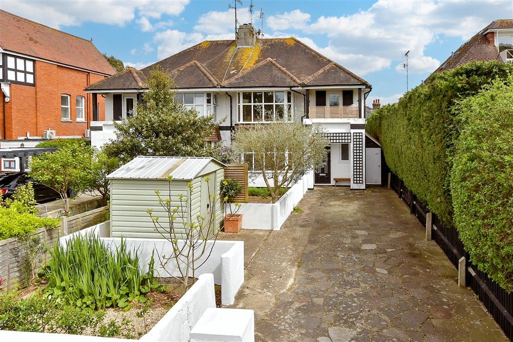 Property photo 2 of 17 External (Web)