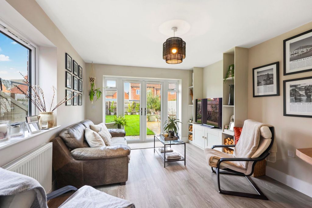 Property photo 2 of 20