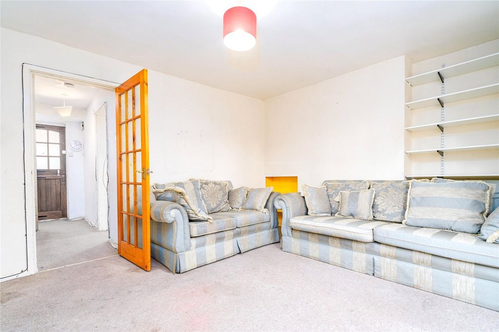 Property photo 2 of 12 Picture No. 10